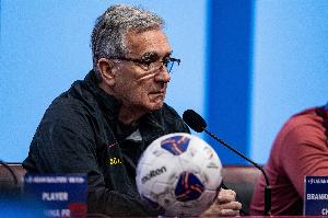 记者：所有人都知道单后腰被打爆，可是架不住伊万科维奇倔啊