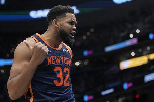 开云-对飙马绍尔！唐斯上半场14投9中&amp;三分4中2 砍下24分8板7助