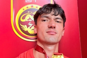 开云体育APP下载-木塔力甫社媒庆祝盐城四国赛夺冠：跟生命一样珍惜场上的每分每秒