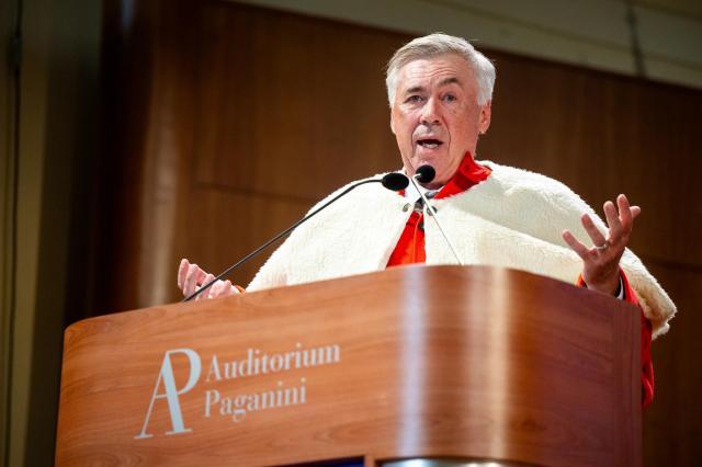 开云体育APP下载-安帅拿学位被校长宣布执教巴西，劳尔、龙哥谁上位？