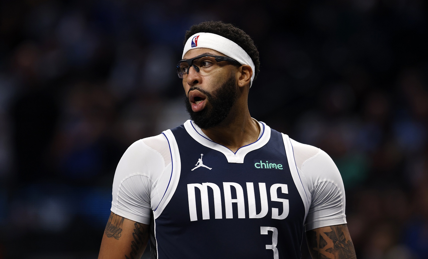 开云体育APP下载-名记：老鹰和猛龙已不再就浓眉与独行侠进行任何实质性谈判