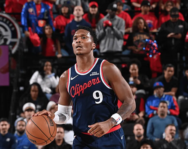 开云体育下载-上赛季被横扫！快船23分大胜步行者，结束面对步行者3连败